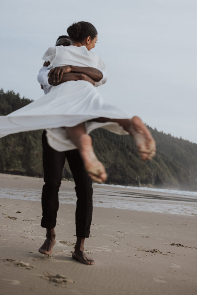 Oregon Beach Couples Elopement