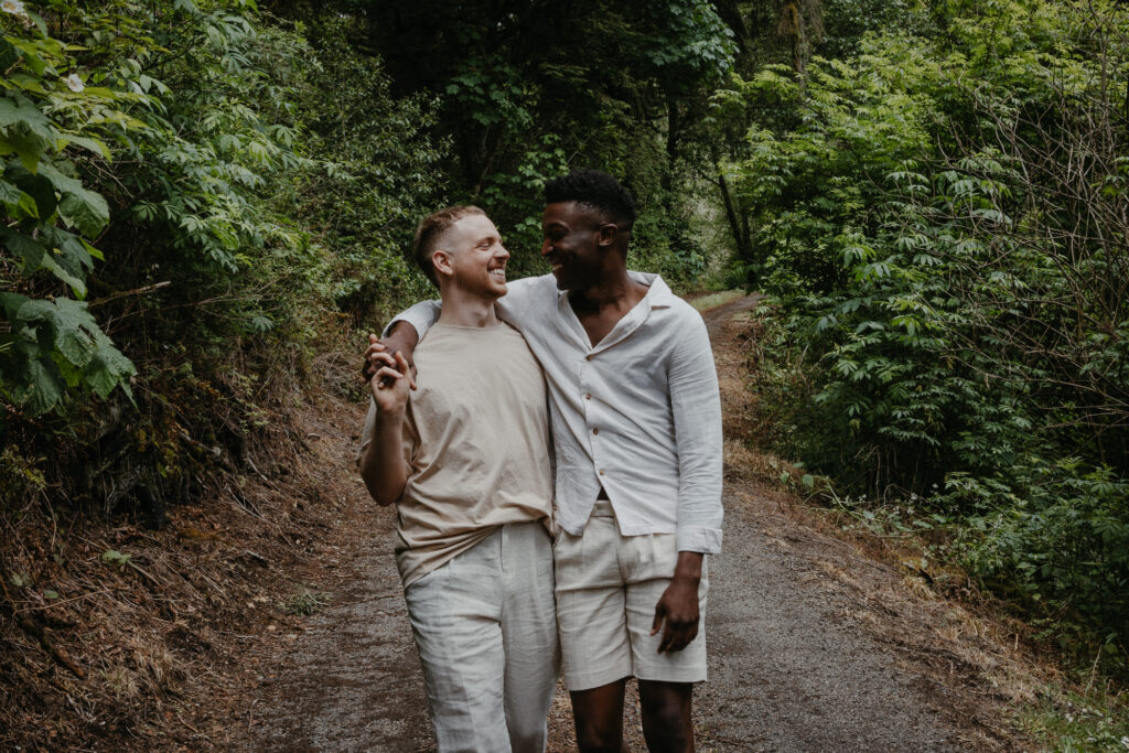 Oregon Elopement Wedding Photographer
